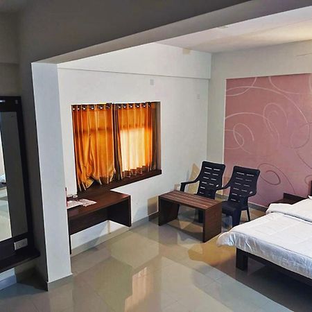 Hotel Radha Pangala Εξωτερικό φωτογραφία