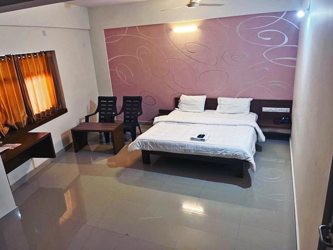 Hotel Radha Pangala Εξωτερικό φωτογραφία