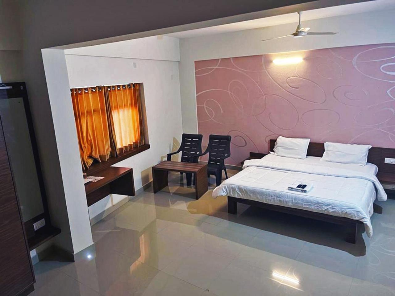 Hotel Radha Pangala Εξωτερικό φωτογραφία